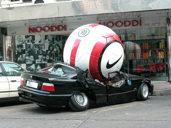 Фото смятого мячом найк авто