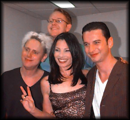 Фото участников группы depeche mode с поклонницей