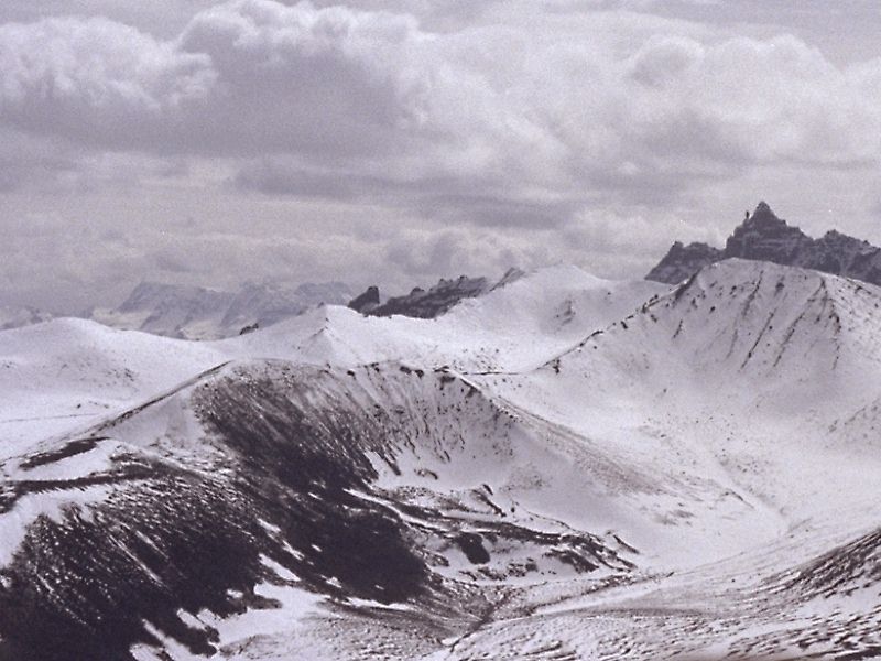 MOUNTAIN.JPG