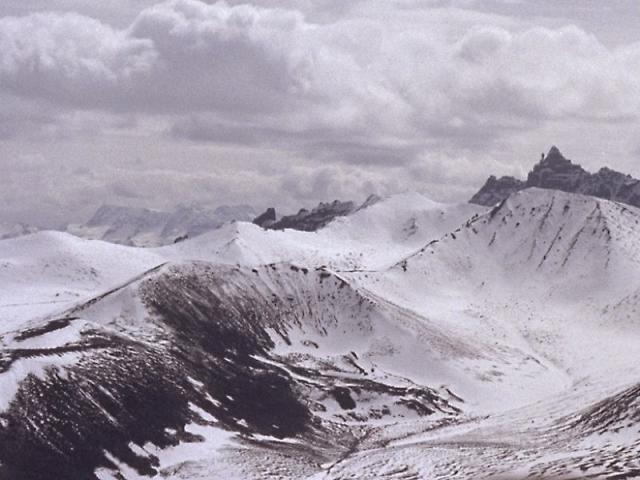 MOUNTAIN.JPG