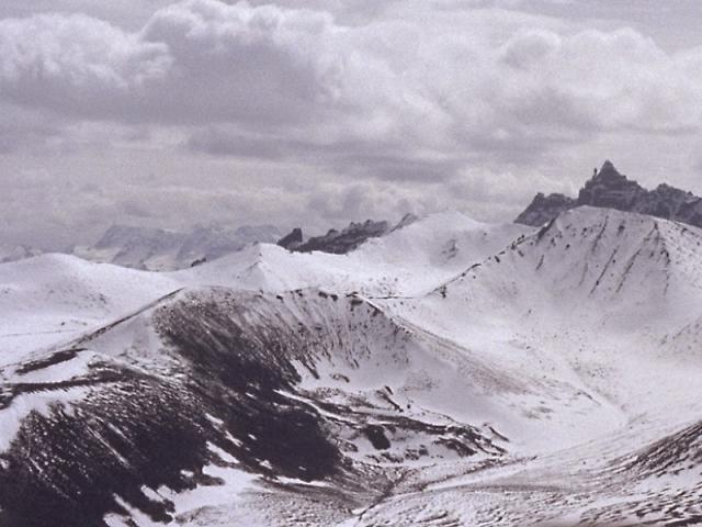 MOUNTAIN.JPG