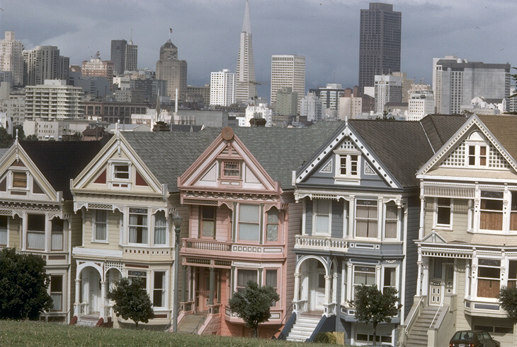 photo of an American city