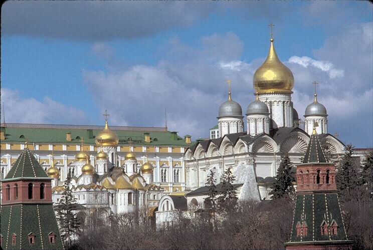 фото кремля - Архангельский и Благовещенский соборы