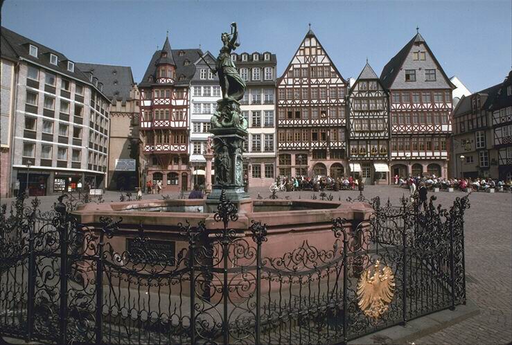The central square of Frankfurt - Romerberg