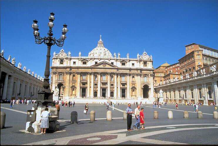 photos of the Cathedral of St. Peter's in Rome