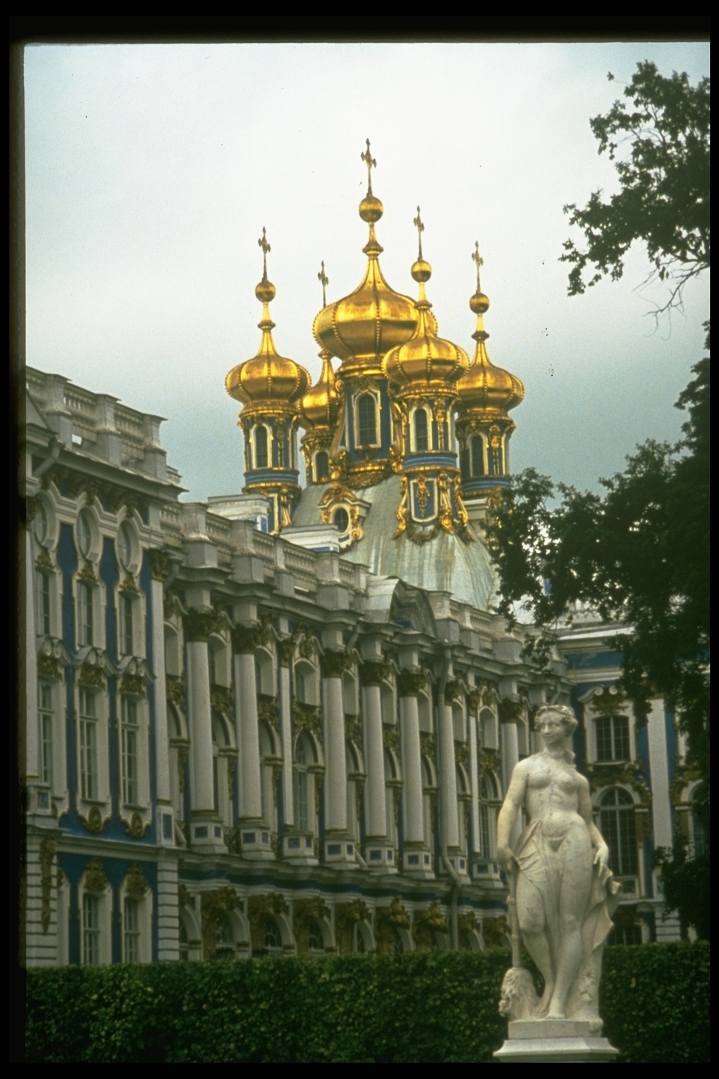 фото Екатерининского дворца в Пушкине