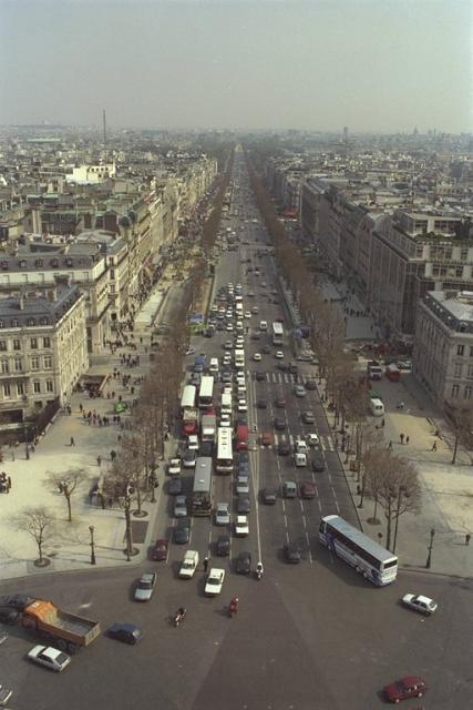 Фото Елисейских полей в Париже