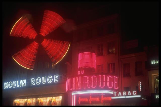 Фото кабаре Мулен Hуж (Moulin-Rouge) в Париже