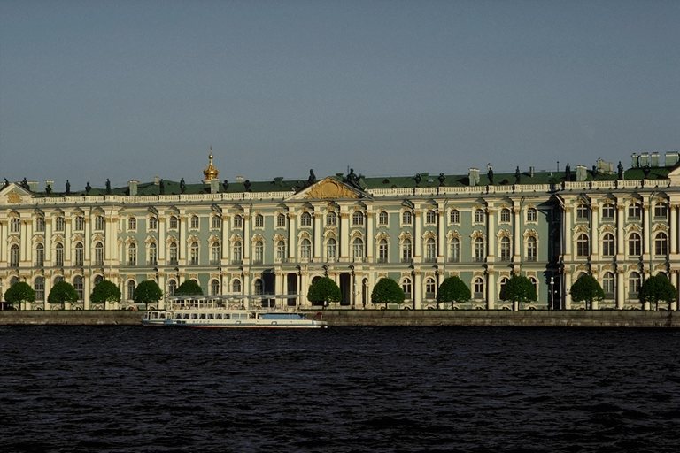 Фотография зимнего дворца в Петербурге Эрмитажа