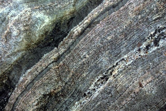 STONE05.JPG