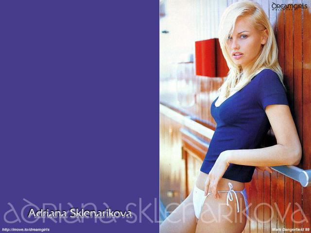 adriana_sklenarikova_18.jpg