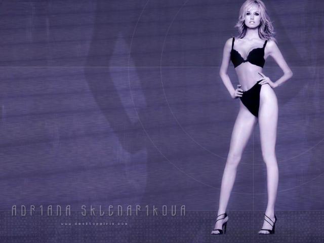 adriana_sklenarikova_35.jpg