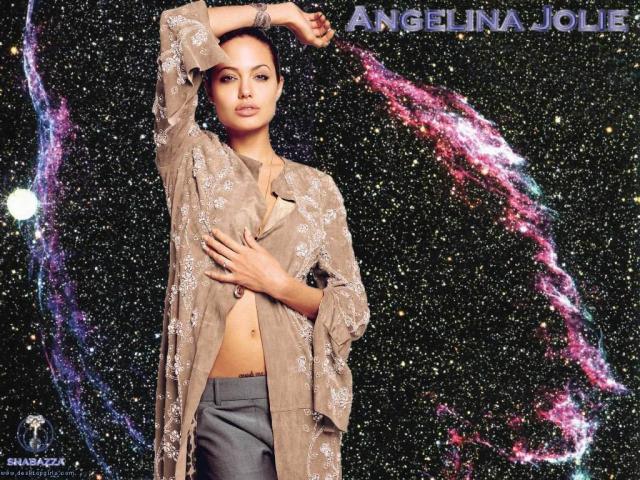 angelina_jolie_30.jpg