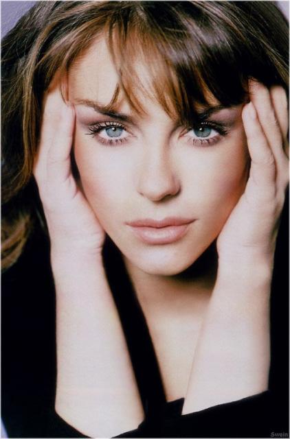 elizabeth_hurley_4.jpg
