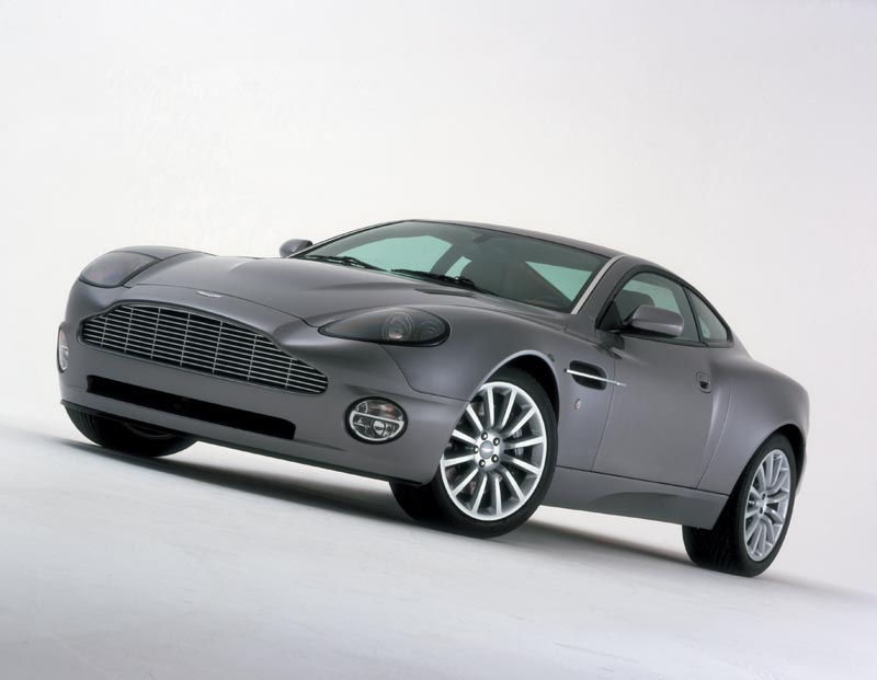 aston martin Studio_4.jpg