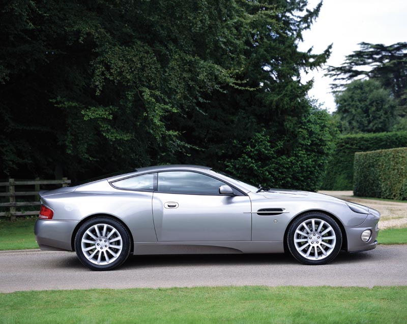 aston martin Vanq_5.jpg
