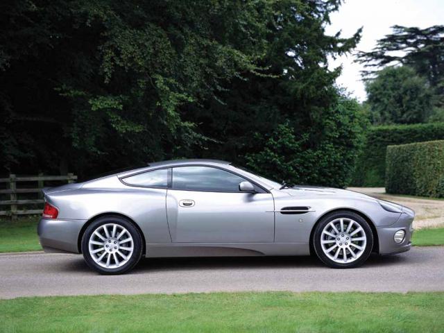 astonmartin_1024x768_30.jpg