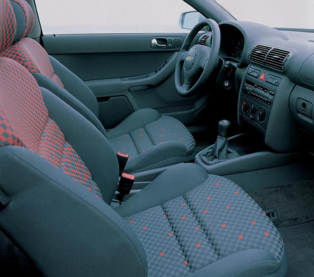 AUDI_A3 _1996__12.jpg