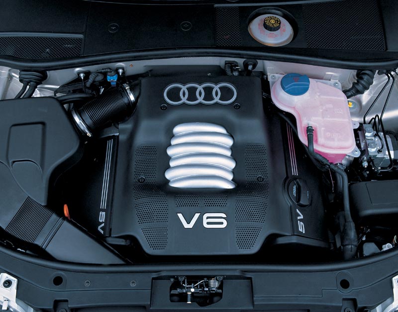 Купить двигатель на ауди бензин. Audi a6 v8. Audi 2.4 v6. Audi a6 2.4 v6. Двигатель v6 Ауди а6.