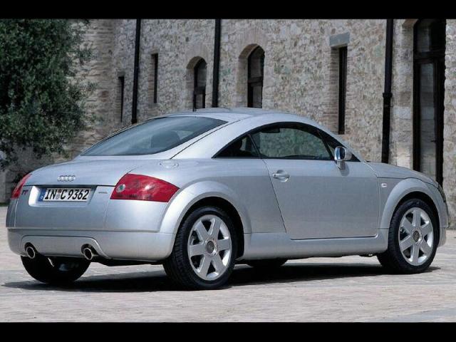 audi_tt_14_800x600.jpg
