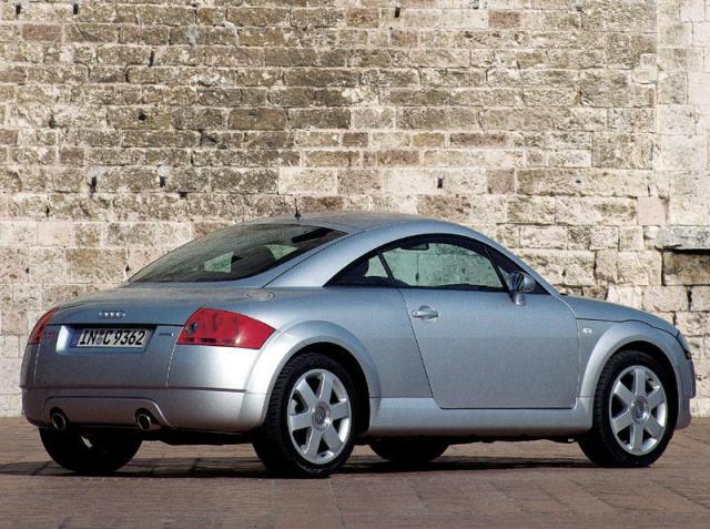 audi_tt_17_800x600.jpg