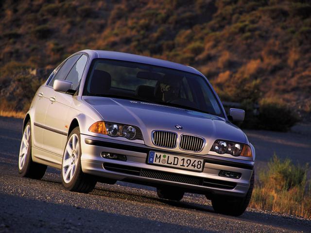 B3SEDAN3.JPG