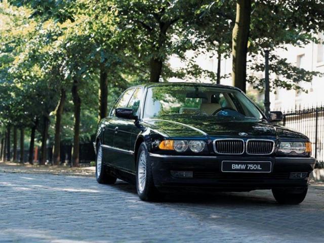 bmw_1024x768_116.jpg