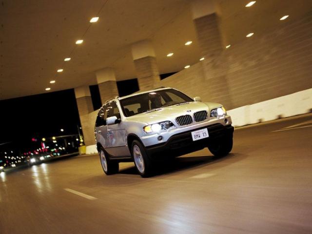 bmw_1024x768_27.jpg