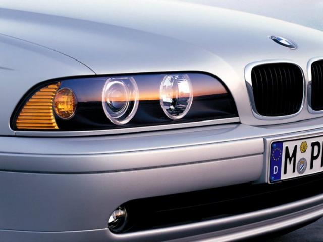 bmw_1024x768_41.jpg