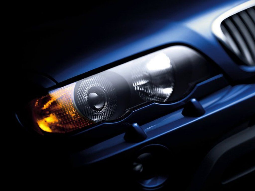 bmw_1024x768_8.jpg