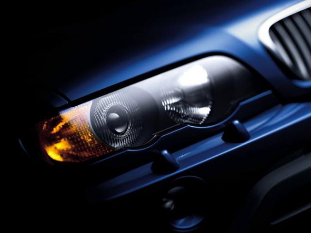 bmw_1024x768_8.jpg