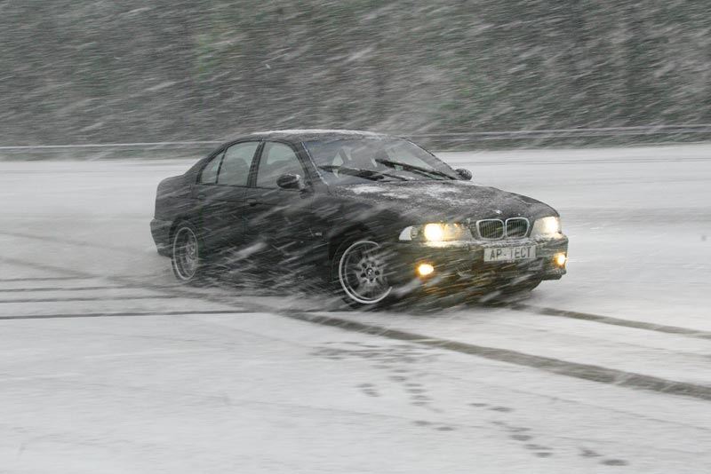 BMW_sneg.jpg