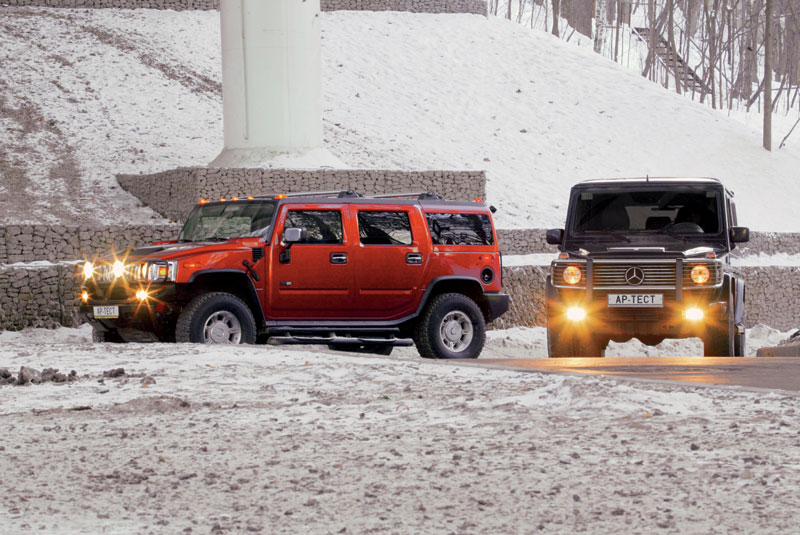 Hummer H2_ Mercedes G500  02.jpg