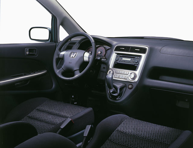 Honda Stream 2004 __________ _____3.jpg