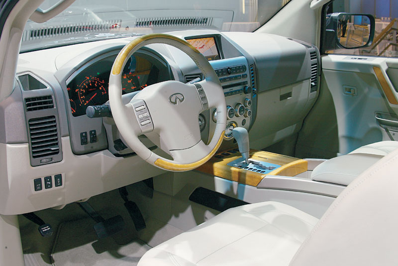 Infiniti QX56_4.jpg