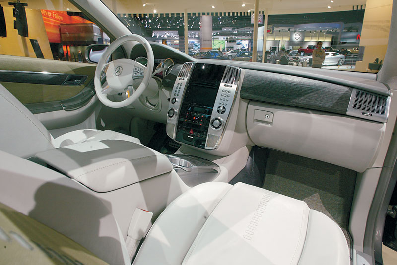 Mercedes GST_3_001.jpg