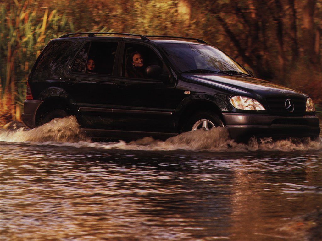 Mercedes-Benz  430_001.jpg
