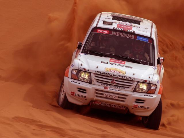Mitsubishi  Dakar.jpg