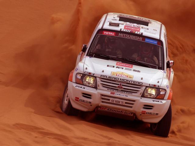 Mitsubishi  Dakar.jpg