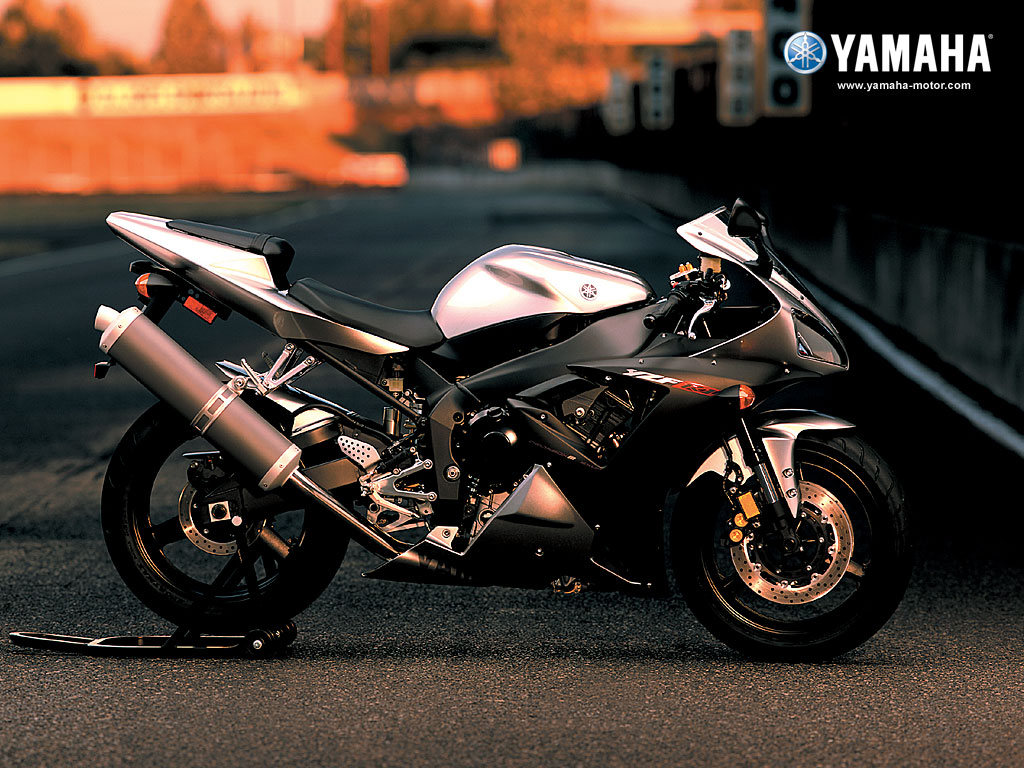 MOTO 270_1024.jpg