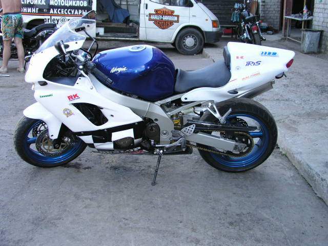 zx9r2l.jpg