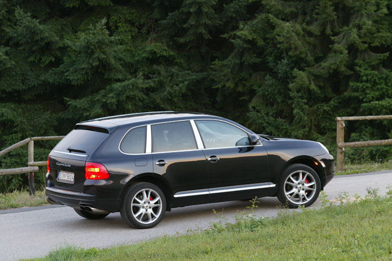 Porsche Cayenne Turbo_3.jpg