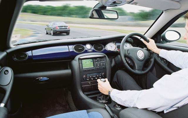 MG ZT 260 V8_3.jpg
