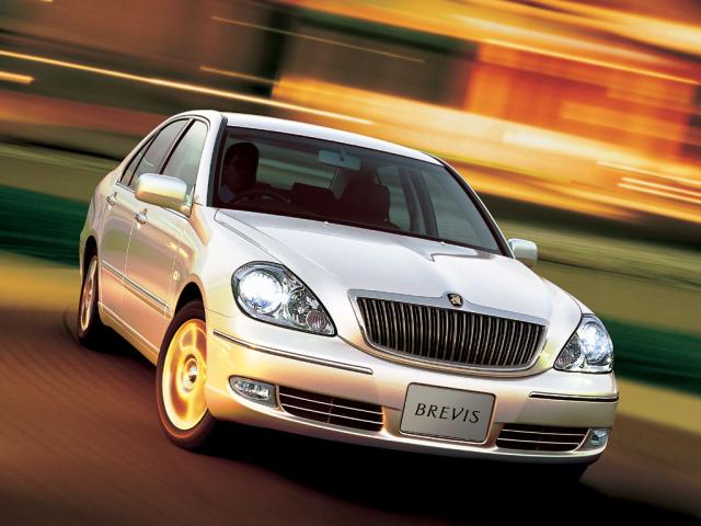 toyota_brevis_1024x768_3.jpg