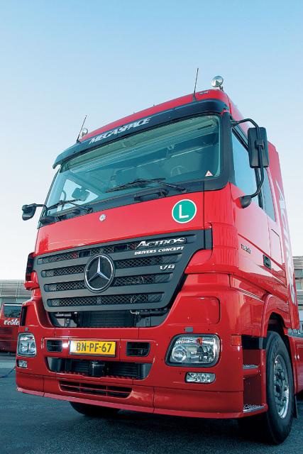 Mercedes-Benz Actros _2-_ __________.jpg