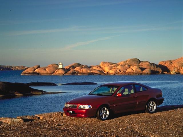 VOLVO C70.jpg