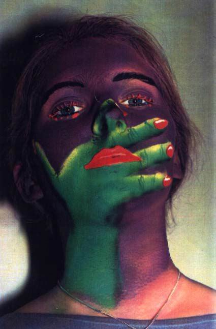 Bodyart - Hand closing mouth