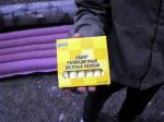 фото пачки разноцветных желтых мелков