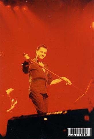 солист бэзилдонской группы depeche mode Дэйв Гаан