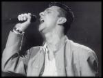 singing Dave Gahan